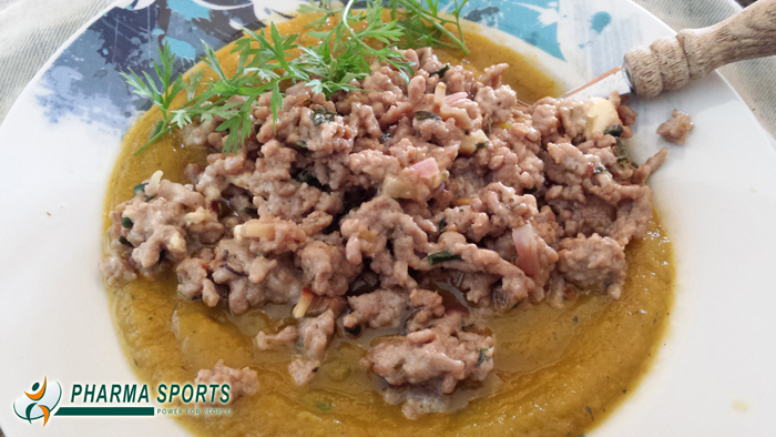 Lecker Karottensuppe mit Putenfleisch 